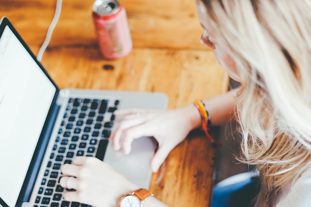 DIY Websites vs. Hiring a Pro